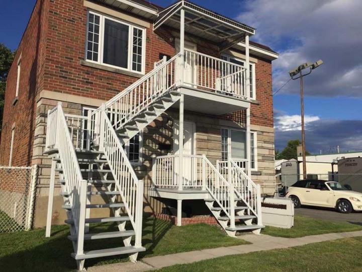 We are handrail and enclosure experts